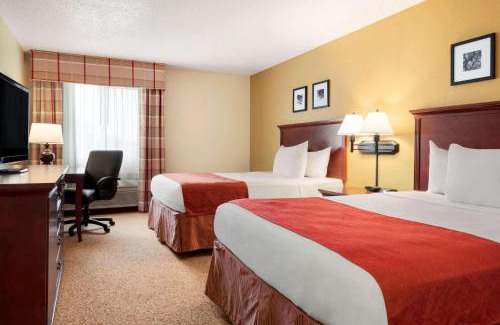 Cedar Rapids - Iowa City Hotel | Country Inn & Suites by Radisson, Cedar Rapids Airport, IA