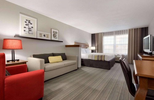 Little Chute Hotel | Country Inn & Suites by Radisson, Appleton North, WI