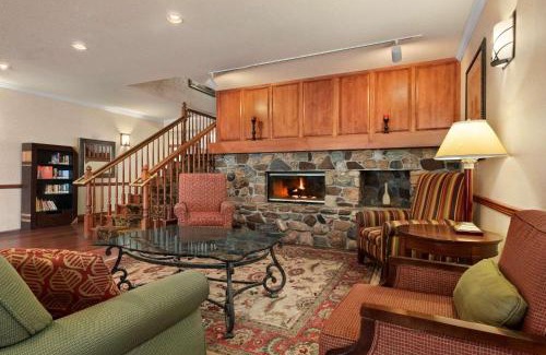 Stevens Point Hotel | Country Inn & Suites by Radisson, Stevens Point, WI
