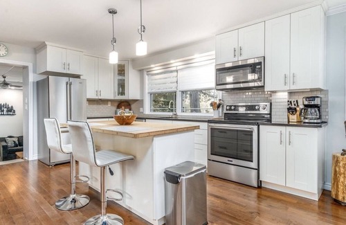 Thomasburg House | Country Living With All The Bells And Whistles, Across From Moira River