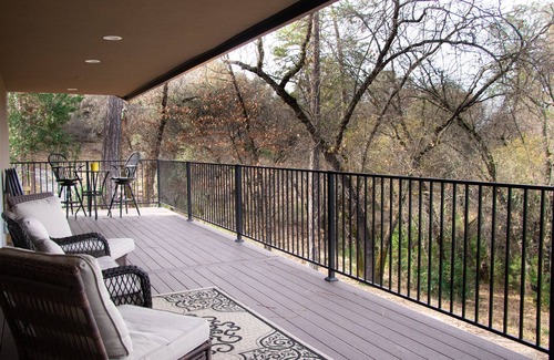 Placerville House | Country Setting in the Heart of Gold Country - Yet close to it all