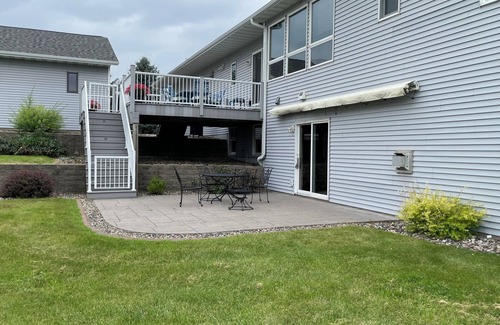 Elko New Market House | Country setting close to the cities