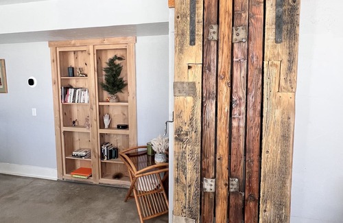 Reno Apartment | Country setting with Modern Finishes