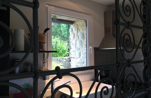 Dragey-Ronthon Cottage | Country stone house