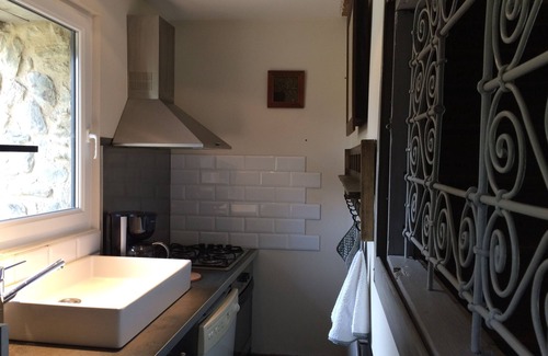 Dragey-Ronthon Cottage | Country stone house
