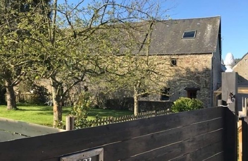 Dragey-Ronthon Cottage | Country stone house