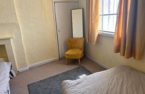 Holton Le Clay House | Countrylife Cottage, Games Room, firepit, free parking, Hot Tub Option