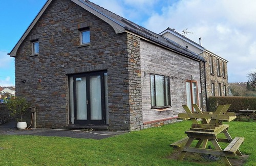 Upper Killay Cottage | Countryside Cottage in Swansea near Gower