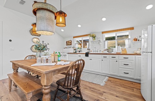 Newcastle House | Countryside Cottage