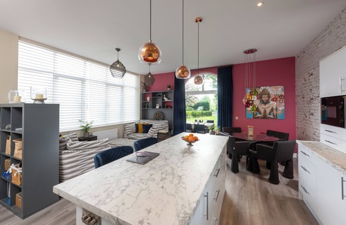 Liphook House | Countryside Escape for Friends and Family