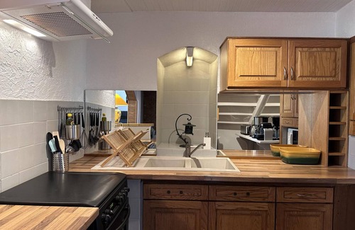 Laprugne Cottage | Countryside house with garden, pets allowed, near activities, Wi-Fi