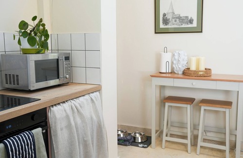 Patrixbourne Cabin | Countryside Lodge on 25-Acre Estate Pet Friendly Fire Pit Ponds Gardens