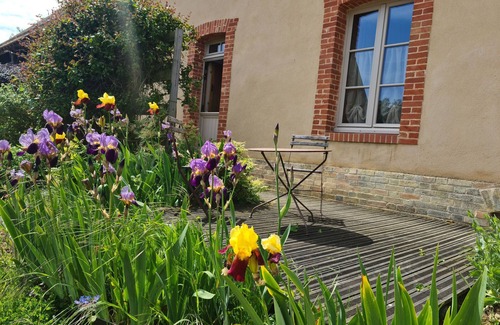 Connerre Cottage | Countryside Retreat Near Le Mans - Restored Longère with Modern Amenities
