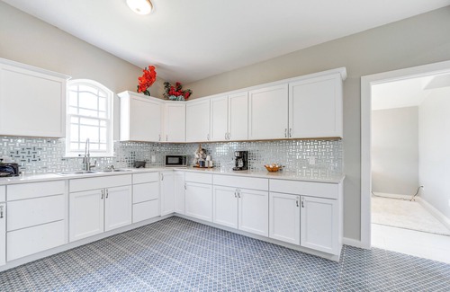 Rochelle House | Countryside Texas Home w/Fire Pit!