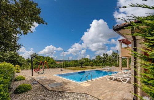 Paradiz Apartment | Countryside Villa Katarina - Happy Rentals