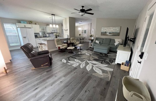 Del Mar House | Couples and Families! Renovated ranch in Del Mar. Golf Cart Included!