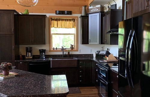 Franklin Cabin | Couples Paradise: Soothing Sunset & Starry Nights Await !