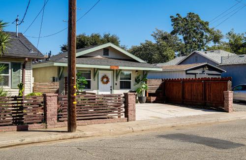 Oakdale House | Couples Retreat! Shop, Dine, Explore Dtwn Oakdale