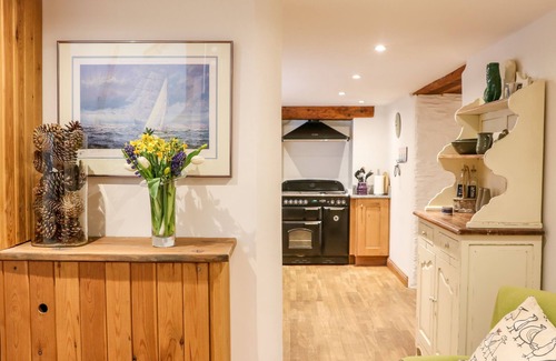 Tuckenhay Cottage | COURT PRIOR COTTAGE, pet friendly, with open fire in Cornworthy