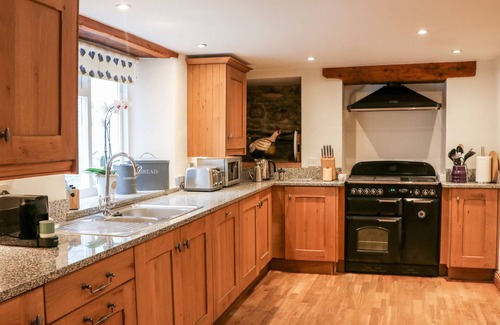 Tuckenhay Cottage | COURT PRIOR COTTAGE, pet friendly, with open fire in Cornworthy