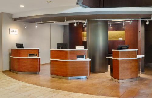 Crystal City Hotel | Courtyard Arlington Crystal City/Reagan National Airport
