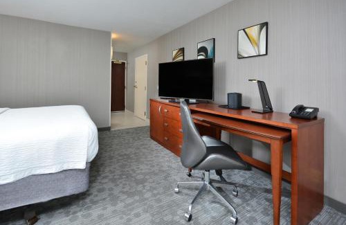 Sprague Hotel | Courtyard Beckley