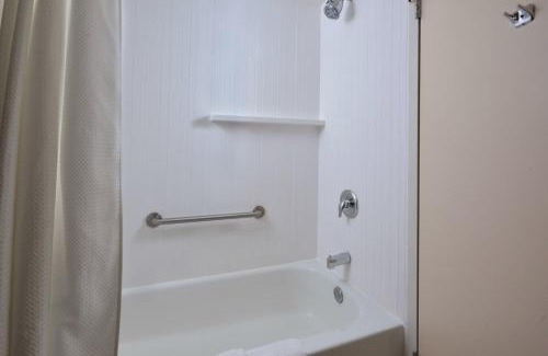 Sprague Hotel | Courtyard Beckley