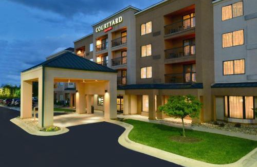 Sprague Hotel | Courtyard Beckley