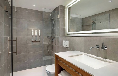 Biel Hotel | Courtyard By Marriott Biel/Bienne