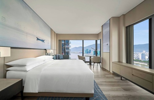 Hai Chau Hotel | Courtyard by Marriott Danang Han River