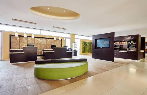 Leon Hotel | Courtyard by Marriott Leon at The Poliforum