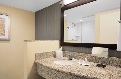 Downtown Newark Hotel | Courtyard by Marriott Newark Downtown