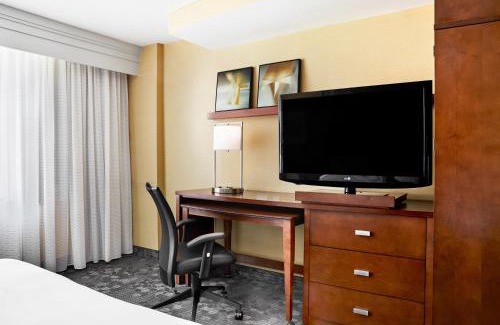 Downtown Newark Hotel | Courtyard by Marriott Newark Downtown