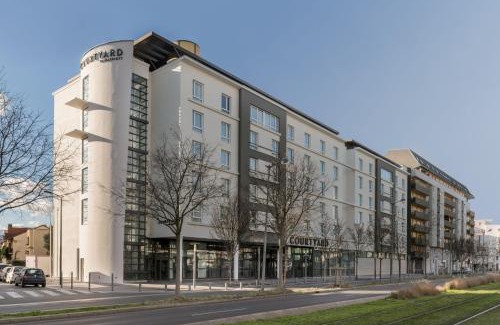 Petit-Colombes Hotel | Courtyard by Marriott Paris La Defense West - Colombes