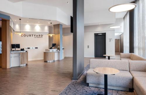 Petit-Colombes Hotel | Courtyard by Marriott Paris La Defense West - Colombes