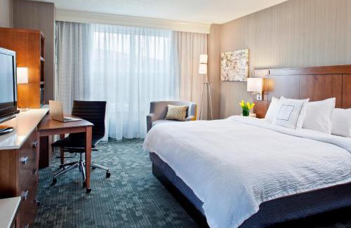 Pueblo Hotel | Courtyard by Marriott Pueblo