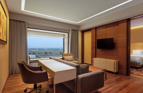 Raipur Hotel | Courtyard by Marriott Raipur
