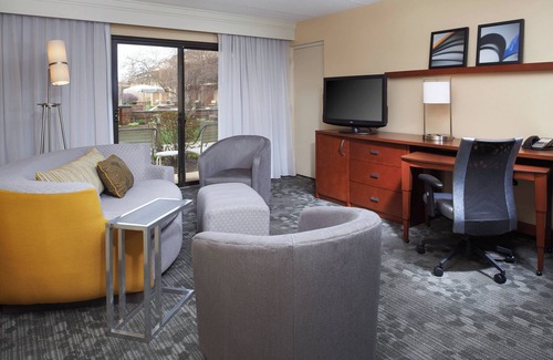 Rockford Hotel | Courtyard by Marriott Rockford