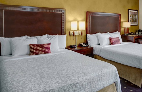Country Club Plaza Area Hotel | Courtyard by Marriott Kansas City Country Club Plaza