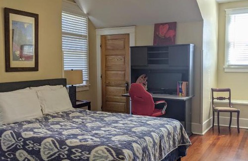 Broadmoor House | Courtyard Hideaway