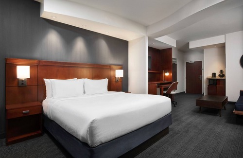 North Kansas City Hotel | Courtyard Kansas City at Briarcliff