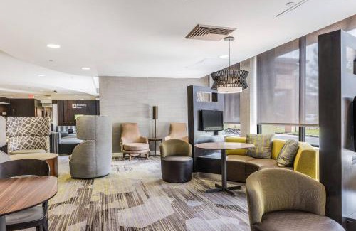 Mount Arlington Hotel | Courtyard Rockaway-Mount Arlington