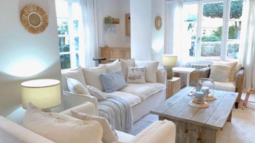 Covas House | Covas Seabreeze Cottage