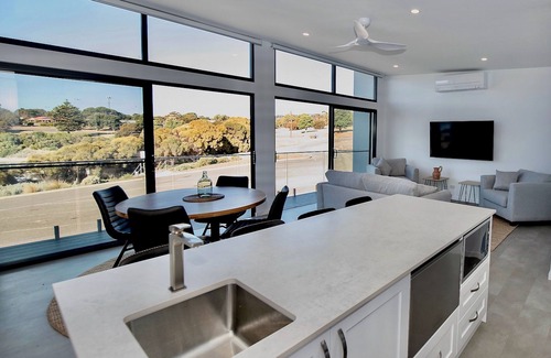 Penneshaw Apartment | Cove Landing Marina Apartments 02 & 03 Sleeps up to Eight (8) guests