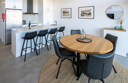 Penneshaw Apartment | Cove Landing Marina Apartments 02 & 03 Sleeps up to Eight (8) guests