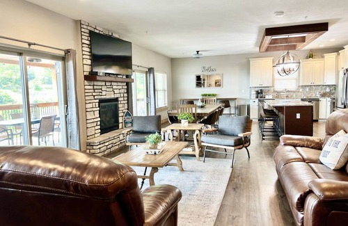 Table Rock House | Cove Rock-Poolside LAKEVIEW Pool Table Shuffleboard PingPong Cmty Pools