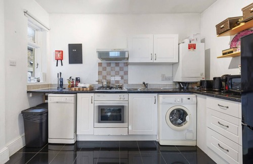 London City Centre Apartment | COVENT GARDEN · Covent Garden good size apartment 3rd floor.