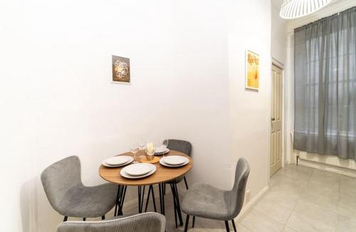 Holborn and Covent Garden Apartment | (Covent Garden) Cozy Apartment Central London