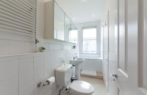 London City Centre Apartment | COVENT GARDEN PIAZZA RESIDENCE