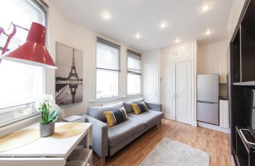 London City Centre Apartment | COVENT GARDEN PIAZZA RESIDENCE